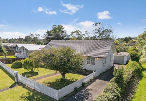 9 Riverpark Crescent, Henderson for Sale | Barfoot & Thompson - 926823