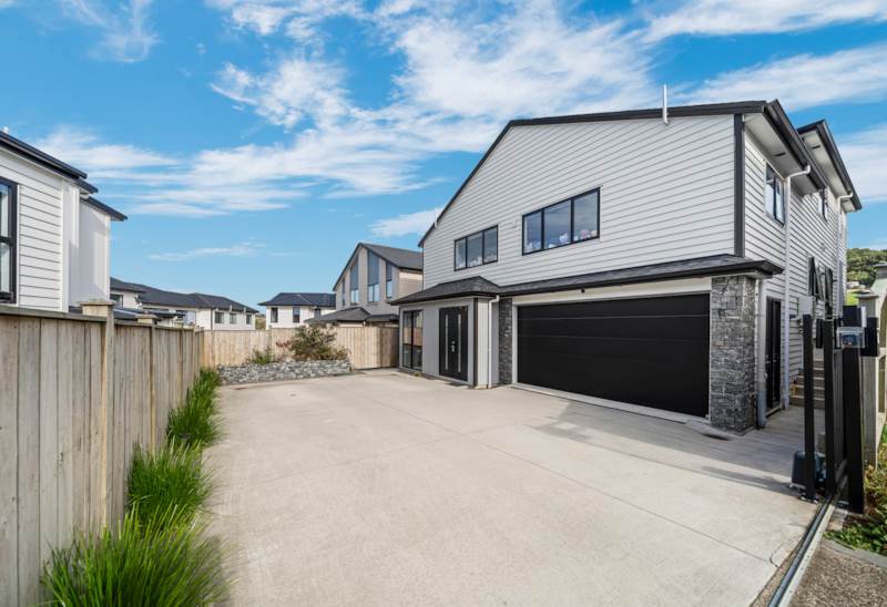 2A Ballyalton Crescent