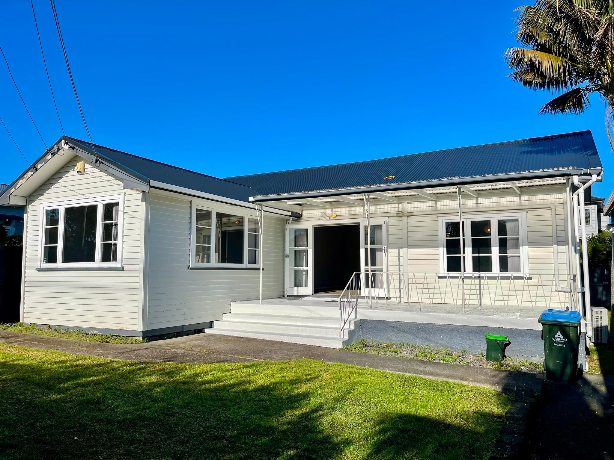 Family Home in Wonderful Waterview 1