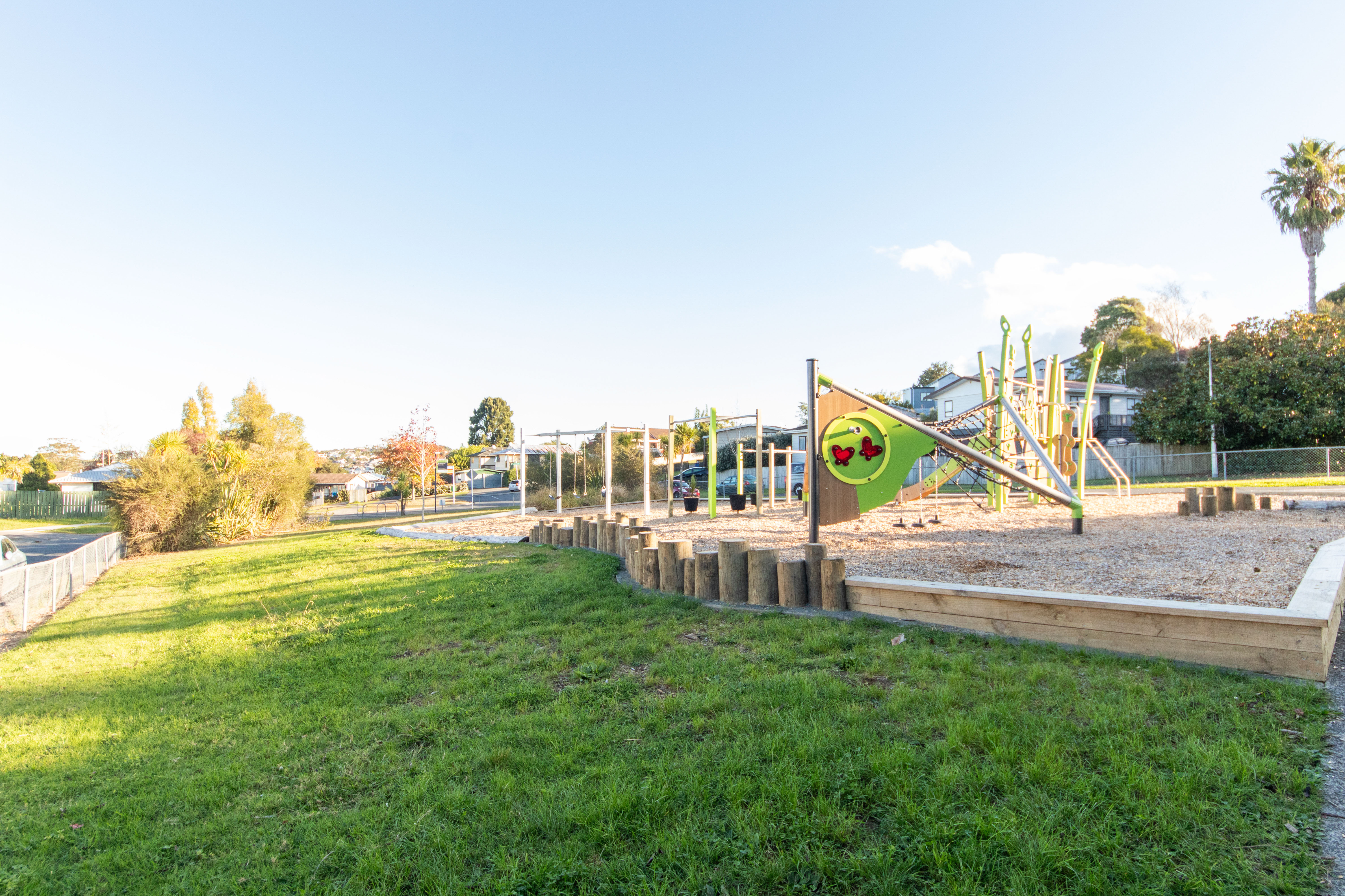 Photo 14 of 7A Buisson Glade, West Harbour, Auckland