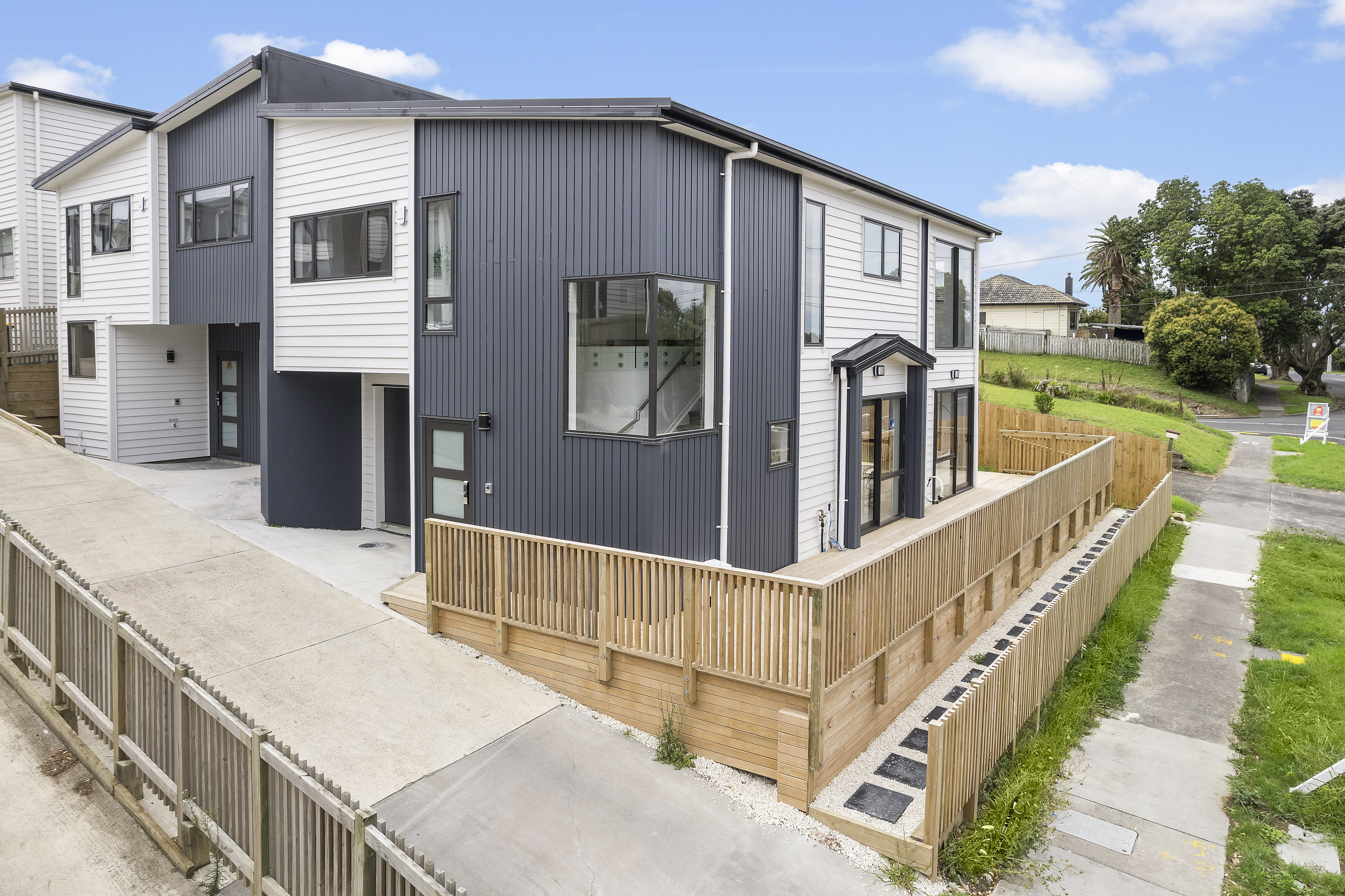 Photo 6 of 61A Hillcrest Road, Papatoetoe, Auckland